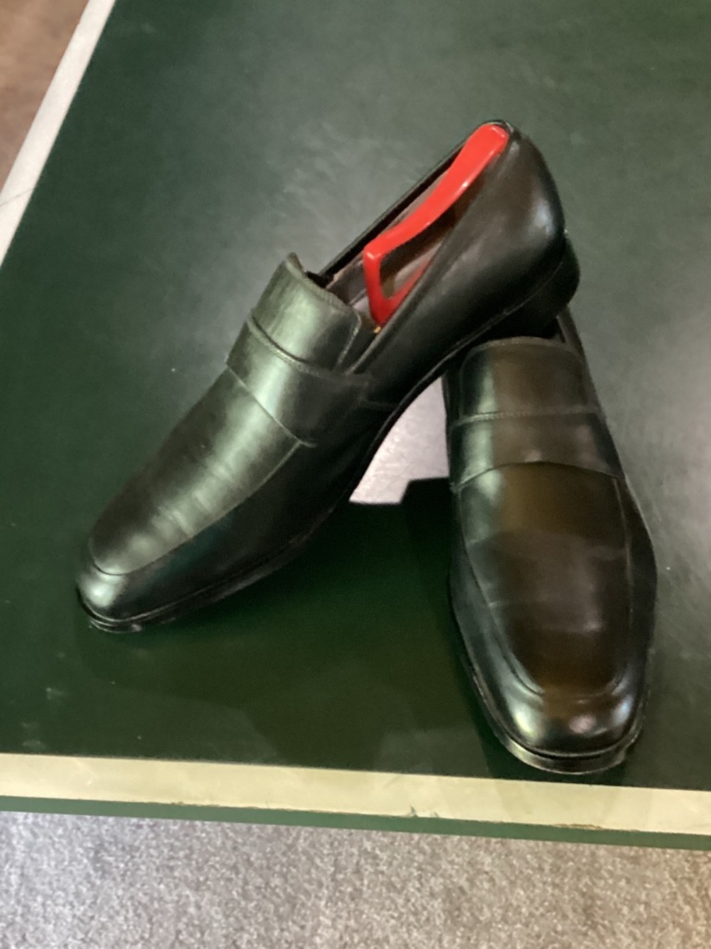 Kenneth Cole Black Leather Slip-On Loafers with Red Lining
